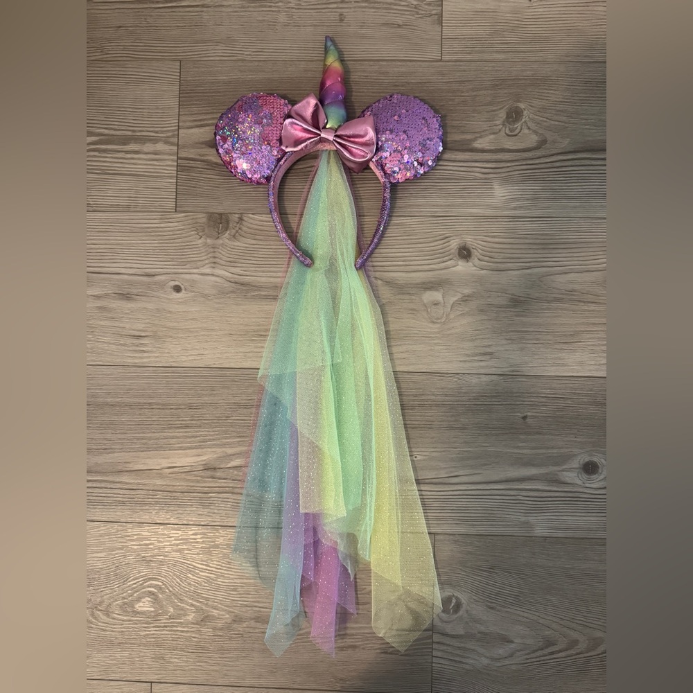 Disney Parks Minnie Unicorn Sequined
Ear Headband